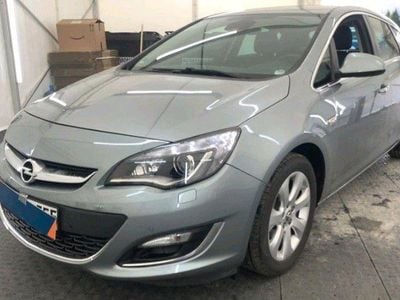 Grau Gebraucht 2013 Opel Astra Innovation Limousine | 8.888 € (Fairer Preis)