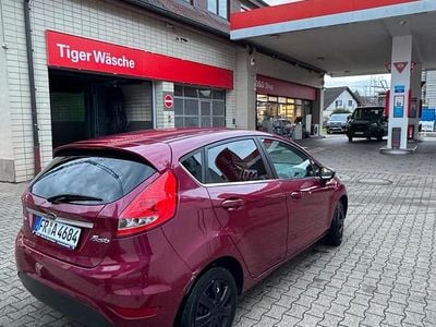 Rot Gebraucht 2009 Ford Fiesta Limousine | 1.350 € (Guter Preis)