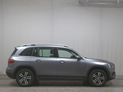 Mercedes GLB200