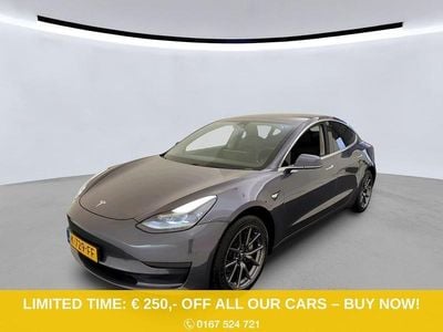 Grau Gebraucht 2020 Tesla Model 3 Standard Range Limousine | 18.900 € (Guter Preis)