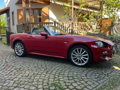 Gebraucht Fiat 124 Spider Lusso 140 PS (102 kW) 2017 Rot Cabrio