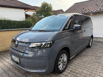 Gebraucht VW Multivan 136 PS (100 kW) 2023 Grau Van