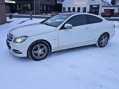 Weiß Gebraucht 2012 Mercedes C180 Coupé | 7.800 €