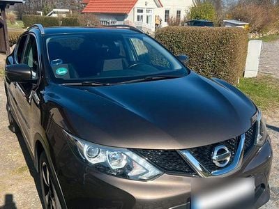 Gebraucht Nissan Qashqai 116 PS (85 kW) 2016 Braun SUV