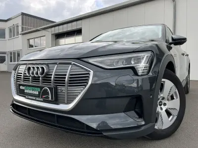 Gebraucht Audi e-tron Design 300 kW (408 PS) 2022 Manhattangrau SUV