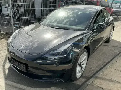 Usata Tesla Model 3 RWD 239 kW (325 CV) 2022 Nero Berlina