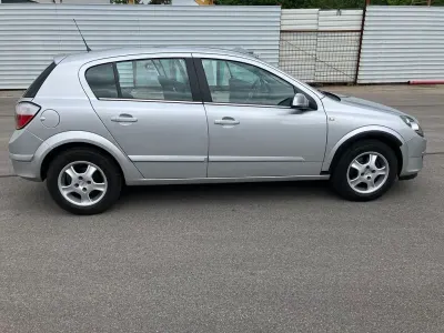 Gebraucht Opel Astra Elegance 105 PS (77 kW) 2004 Silber Limousine