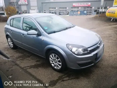 Usata Opel Astra 90 CV (66 kW) 2004 Argento Utilitaria