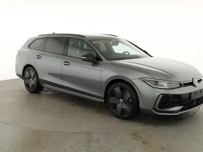 Neu VW Passat R-line 193 PS (141 kW) 2025 Diabas grau metallic Kombi