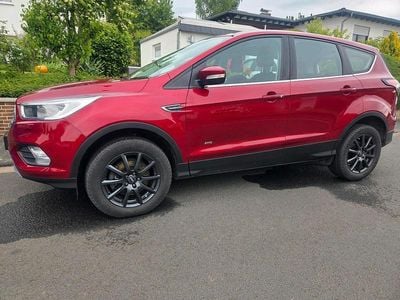 Używany Ford Kuga Trend 150 KM (110 kW) 2017 Czerwony SUV