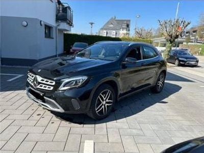 Mercedes GLA220