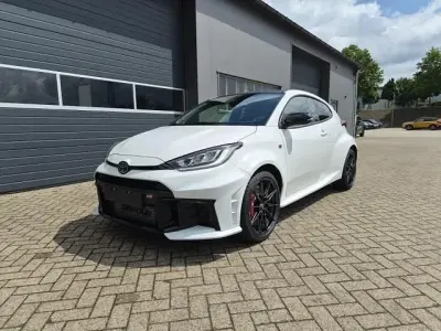 Neu Toyota Yaris 280 PS (205 kW) 2026 Schneeweiß Kleinwagen