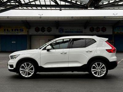Weiß Gebraucht 2019 Volvo XC40 Momentum SUV | 25.400 € (Fairer Preis)