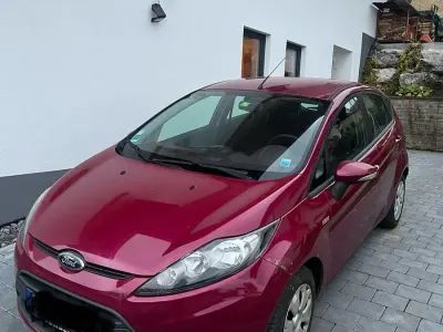 Gebraucht Ford Fiesta 60 PS (44 kW) 2011 Violet Kleinwagen