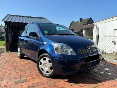 Gebraucht Toyota Yaris 65 PS (47 kW) 2003 Blau Kleinwagen