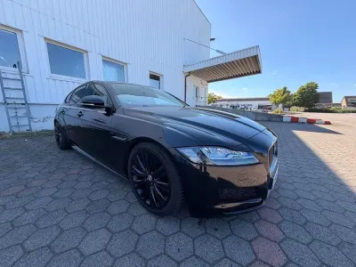 Gebraucht Jaguar XF Pure 179 PS (131 kW) 2020 Schwarz Limousine