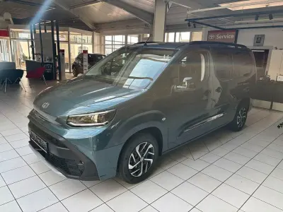 Neu Toyota Proace City City 131 PS (96 kW) 2026 Blau Van / Kleinbus