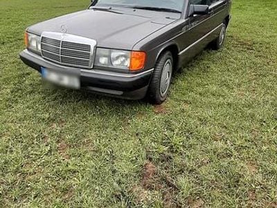 Usata Mercedes 190 109 CV (80 kW) 1991 Andere farben Berlina