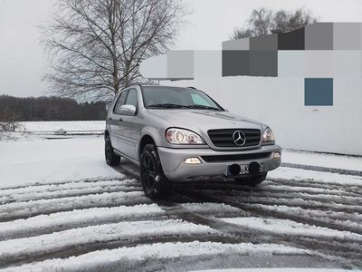 Silber Gebraucht 2003 Mercedes ML270 SUV | 3.150 €