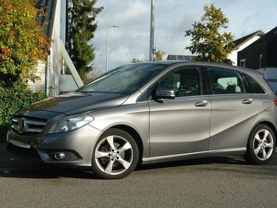 Usata Mercedes B200 136 CV (100 kW) 2013 Grigio Monovolume