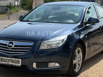 Gebraucht Opel Insignia Edition 220 PS (161 kW) 2012 Blau Limousine