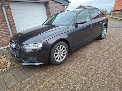 Grau Gebraucht 2012 Audi A4 Ambiente Kombi | 6.600 € (Guter Preis)