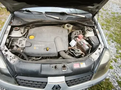Gebraucht Renault Clio II 82 PS (60 kW) 2002 Silber Limousine