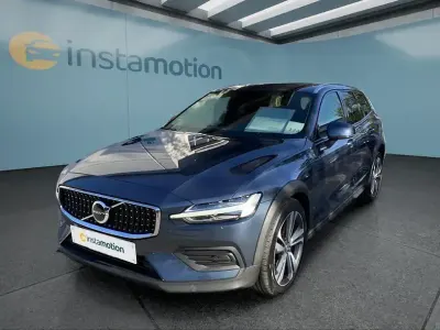 Gebraucht Volvo V60 197 PS (144 kW) 2023 Blau Kombi