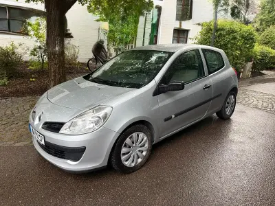 Brugt Renault Clio II 88 HK (64 kW) 2006 Sølv Sedan