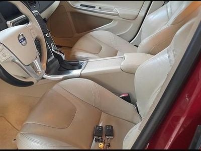 Gebraucht Volvo S60 181 PS (133 kW) 2015 Rot Limousine