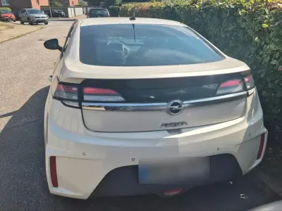Gebraucht Opel Ampera 151 PS (111 kW) 2012 Weiß Kleinwagen