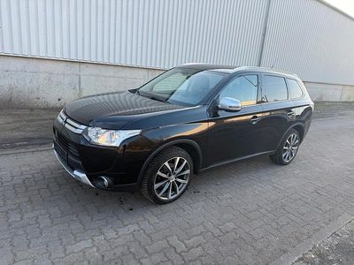 Gebraucht 2015 Mitsubishi Outlander SUV | 7.400 €