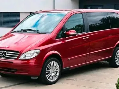 Gebraucht Mercedes Viano 150 PS (110 kW) 2008 Rot Van / Kleinbus