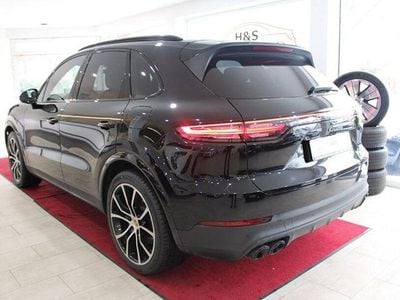 Second-hand Porsche Cayenne Platinum Edition 462 CP (339 kW) 2022 Negru SUV