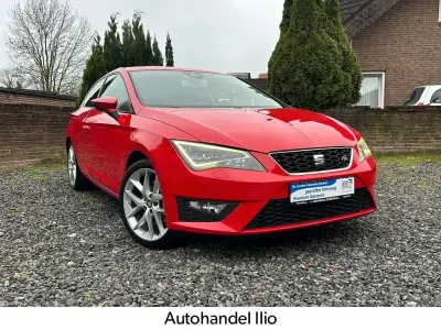 Używany Seat Leon SC FR 179 KM (131 kW) 2014 Czerwony Hatchback