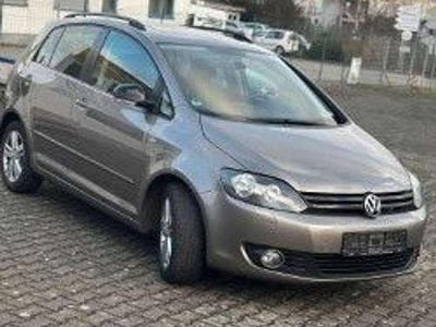 Gebraucht VW Golf VII Match 105 PS (77 kW) 2012 Kaschmirbraun Limousine