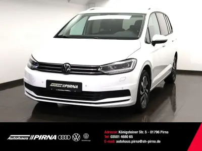Gebraucht VW Touran Active 150 PS (110 kW) 2022 Weiß Van / Kleinbus