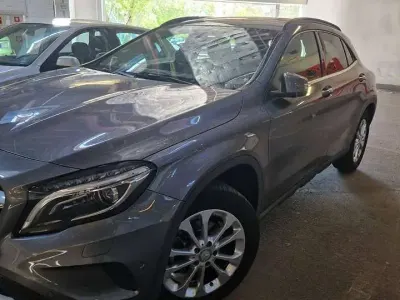 Gebraucht Mercedes GLA180 Style 122 PS (89 kW) 2016 Grau SUV