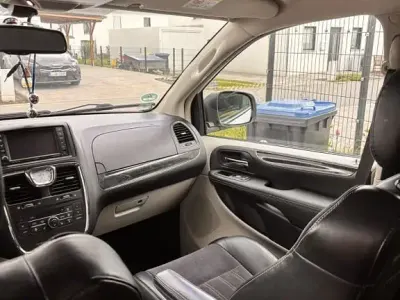 Gebraucht Lancia Voyager Platinum 283 PS (208 kW) 2014 Weiß Van / Kleinbus
