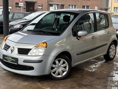 Usado Renault Modus Dynamique 112 CV (82 kW) 2005 Gris Monovolumen