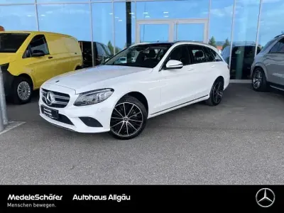 Gebraucht Mercedes C200 Avantgarde 184 PS (135 kW) 2019 Weiß Kombi