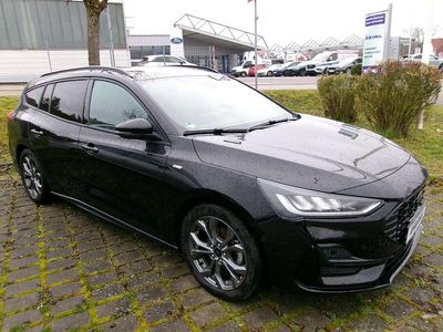 Obsidianschwarz metallic Gebraucht 2024 Ford Focus ST-Line X Kombi | 24.990 € (Fairer Preis)