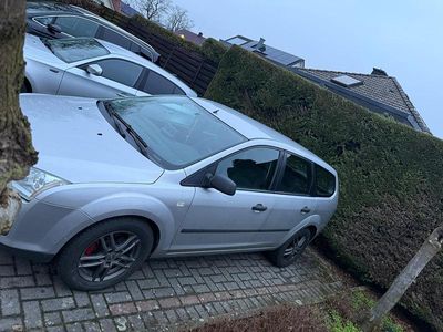 Gebraucht Ford Focus 109 PS (80 kW) 2005 Grau Kombi