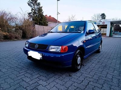 Gebraucht VW Polo 60 PS (44 kW) 1997 Blau Kleinwagen