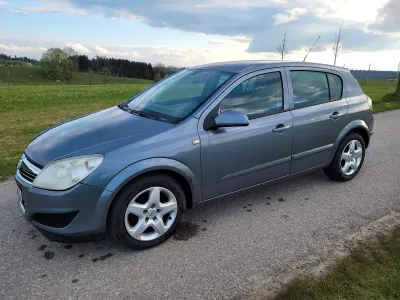 Brugt Opel Astra 101 HK (74 kW) 2008 Grå Sedan