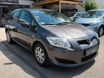 Gebraucht Toyota Auris Basis 101 PS (74 kW) 2010 Grau Kleinwagen