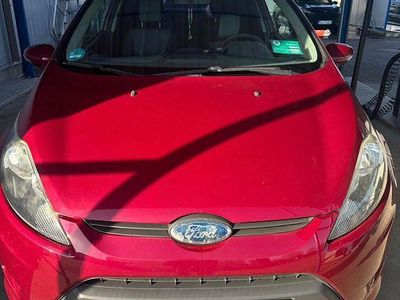 Gebraucht Ford Fiesta Ambiente 82 PS (60 kW) 2009 Rot Kleinwagen