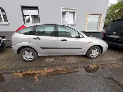 Brugt Ford Focus 75 HK (55 kW) 2003 Sølv Sedan