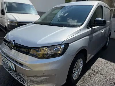 Gebraucht VW Caddy Basis 102 PS (75 kW) 2023 Silber Van / Kleinbus