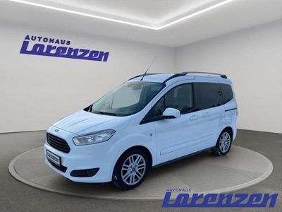 Weiß Gebraucht 2017 Ford Tourneo Courier Titanium Van / Kleinbus | 10.980 €